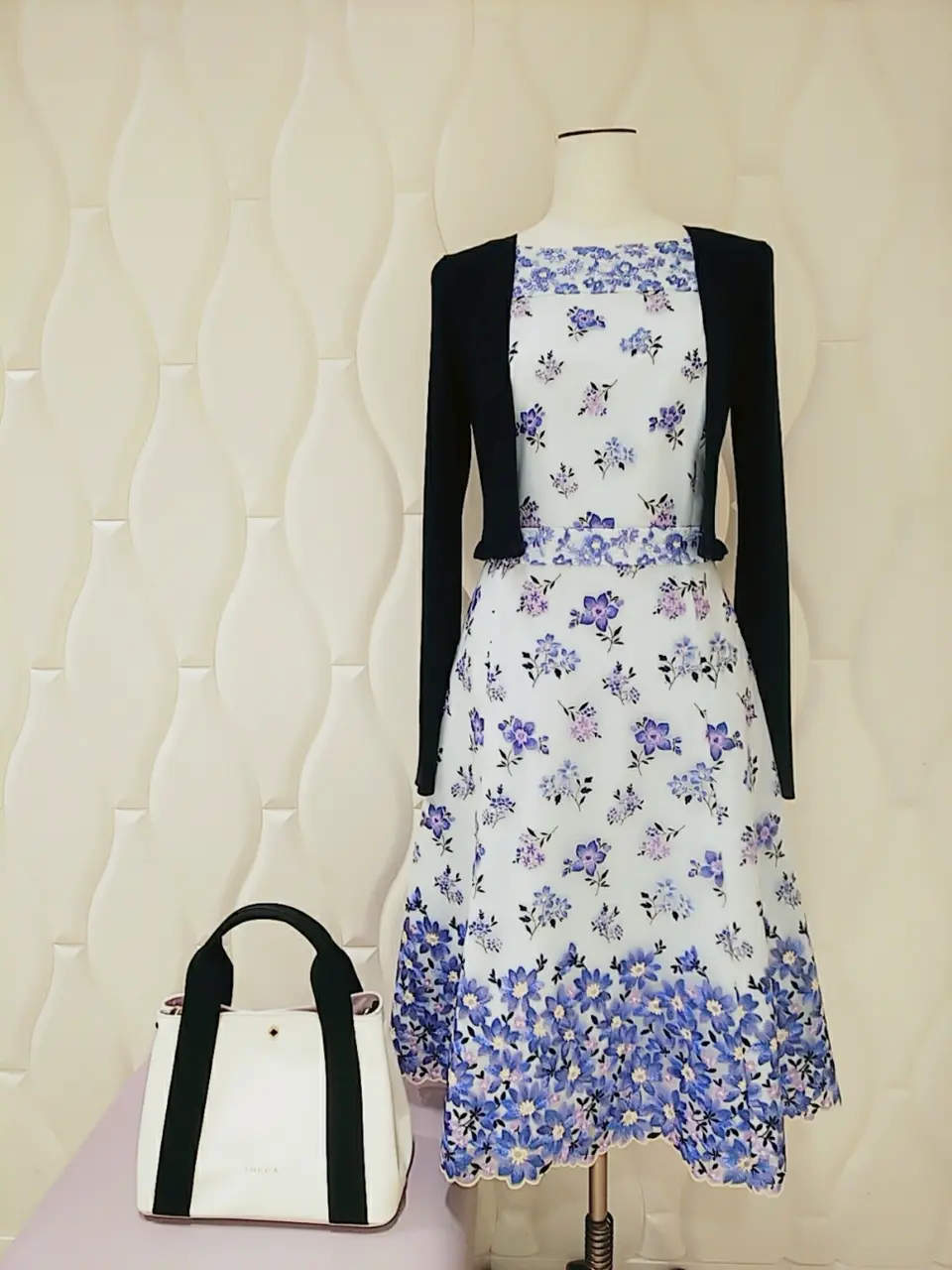  スタッフf コーディネート画像