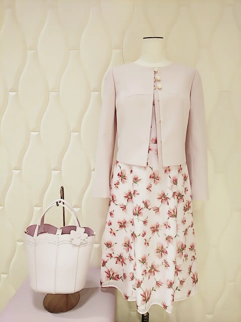  スタッフf コーディネート画像