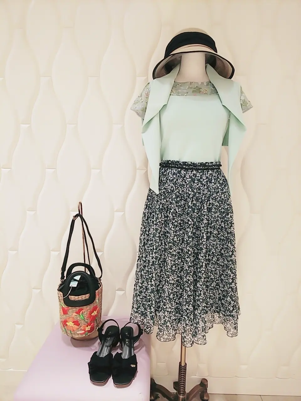  スタッフf コーディネート画像