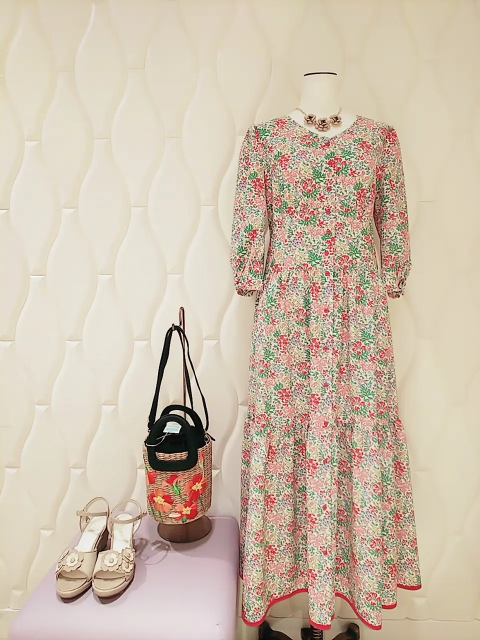  スタッフf コーディネート画像