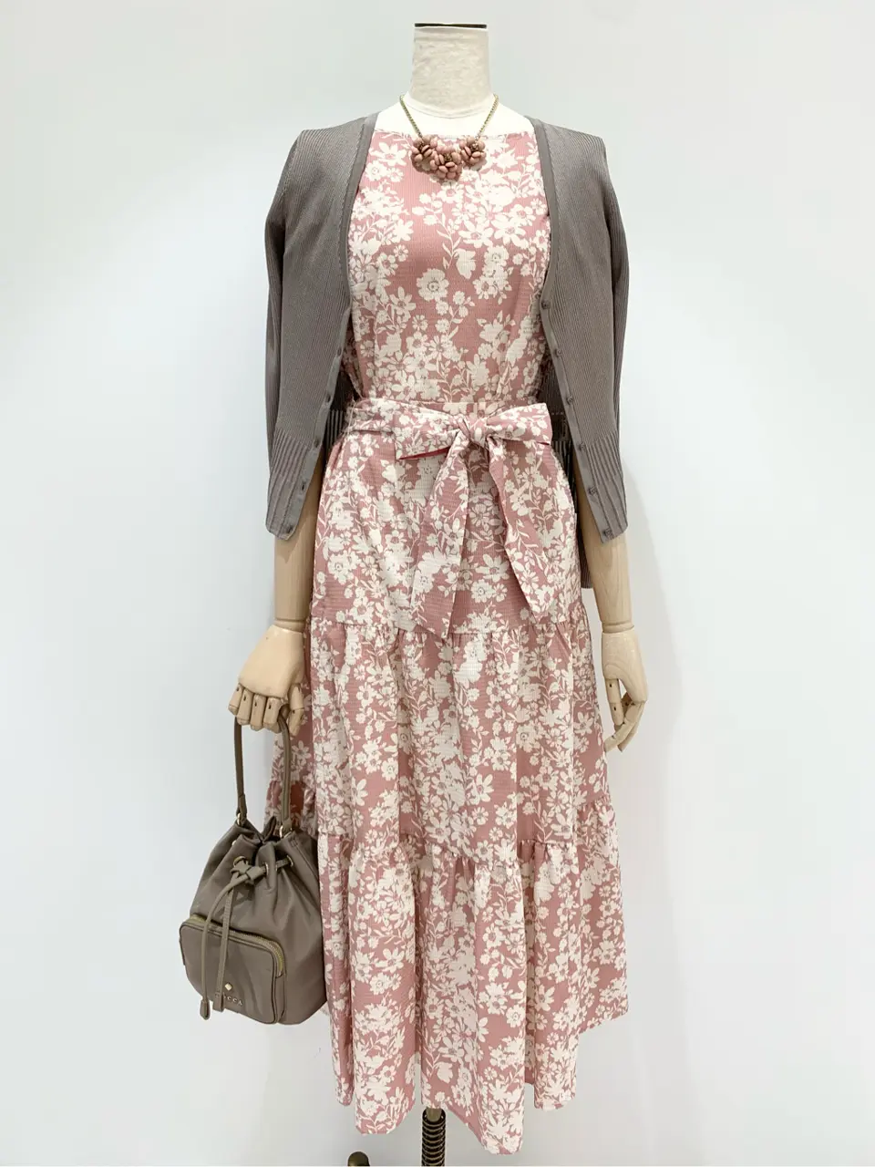  𝓕 コーディネート画像