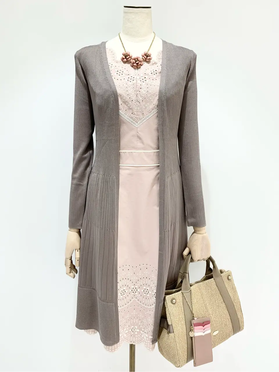  𝓕 コーディネート画像