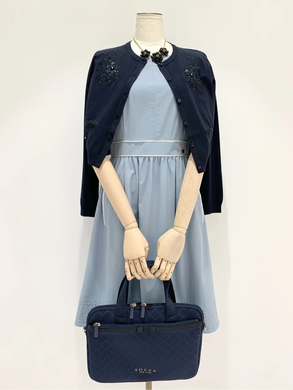  𝓕 コーディネート画像