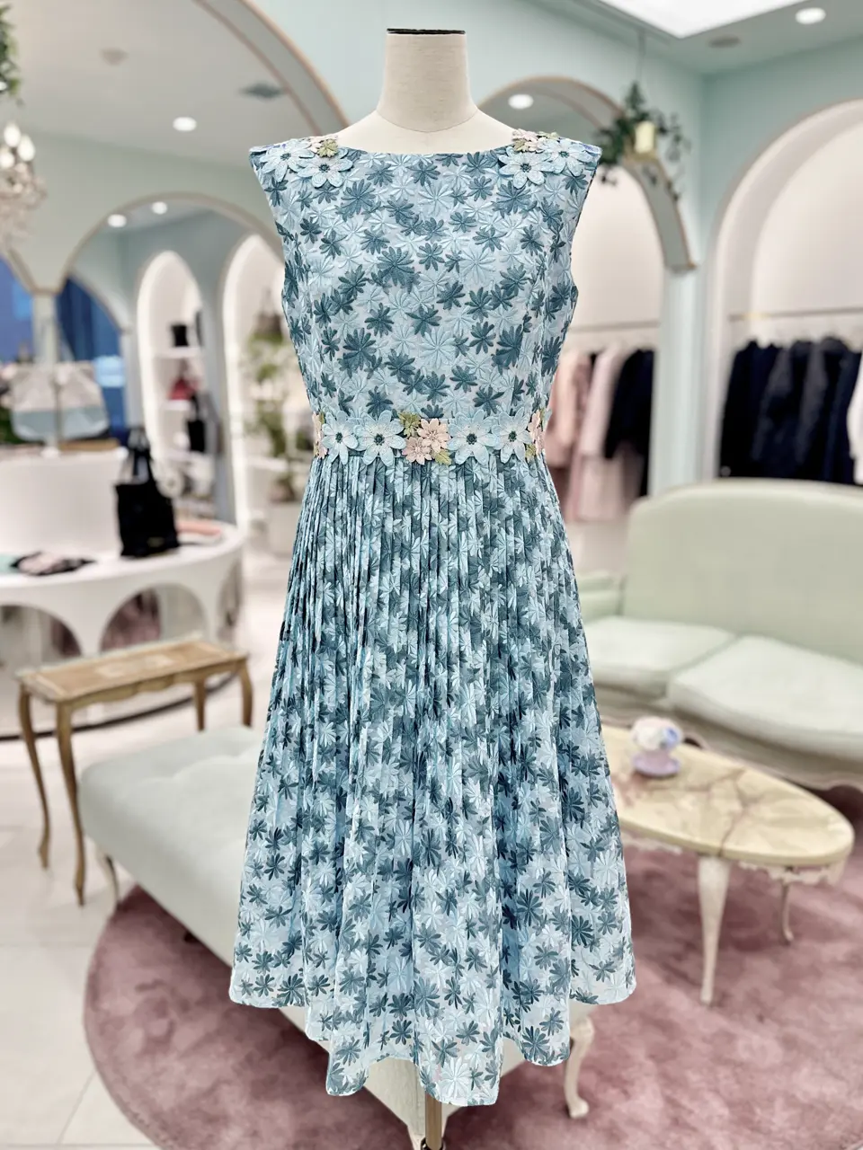 TOCCA スタッフT コーディネート画像