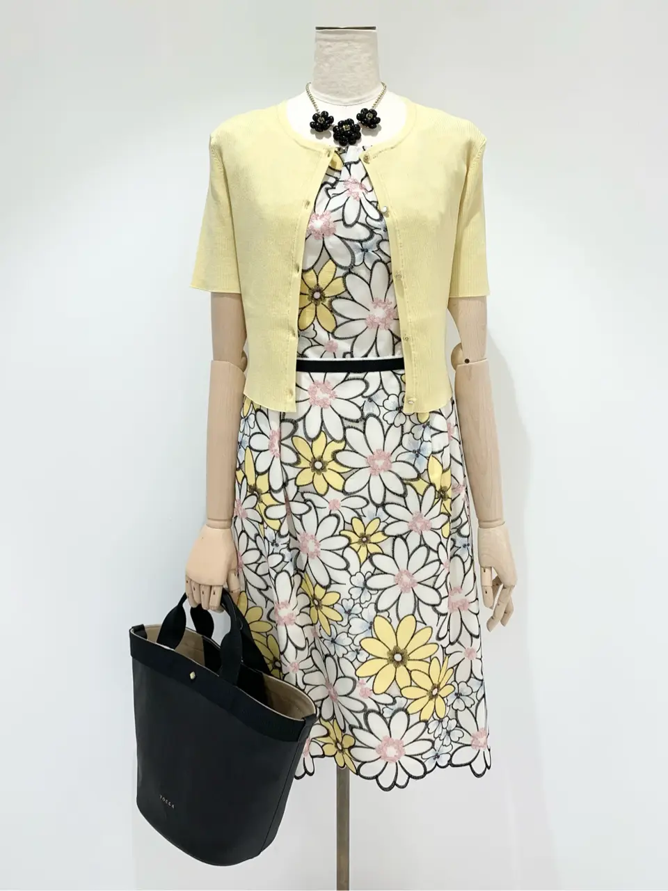  𝓕 コーディネート画像