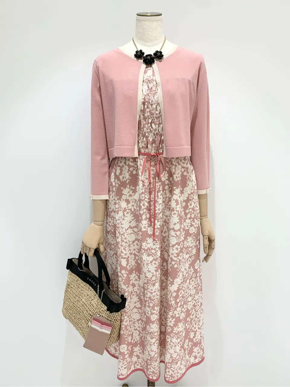  𝓕 コーディネート画像