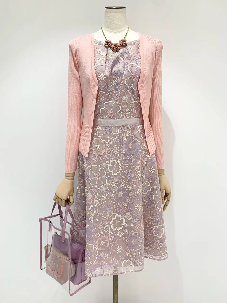  𝓕 コーディネート画像