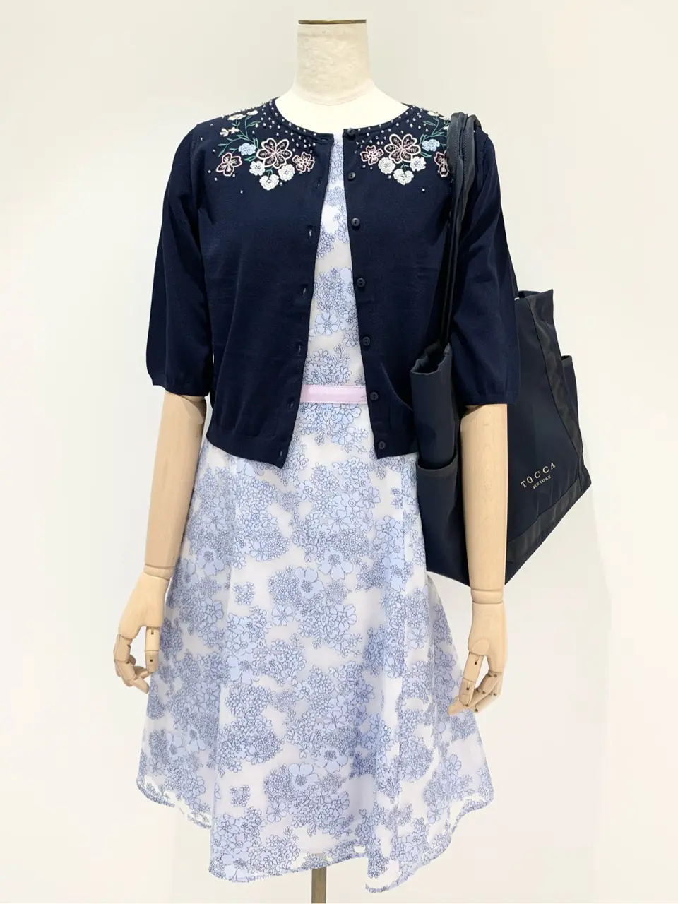  𝓕 コーディネート画像