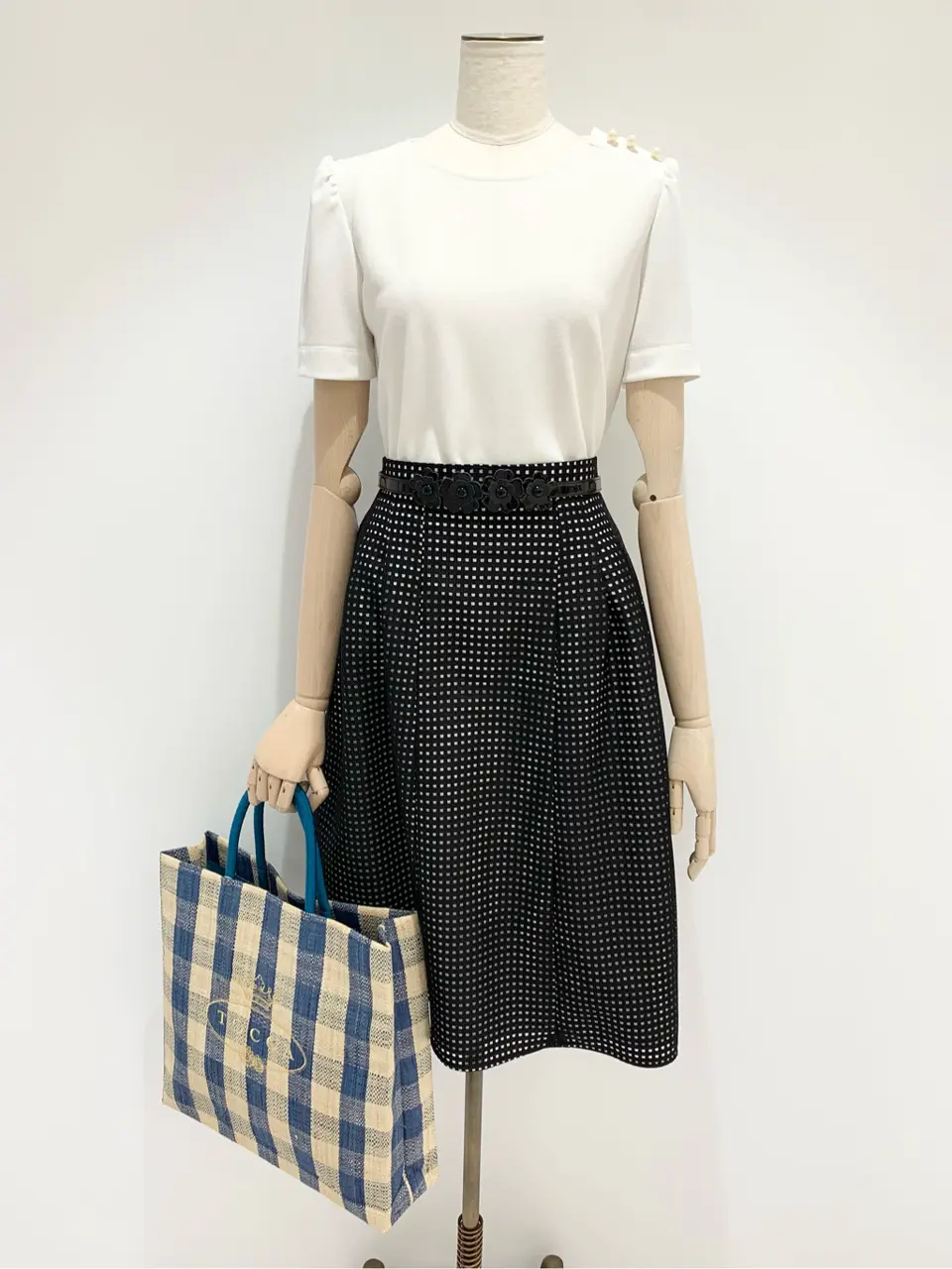  𝓕 コーディネート画像