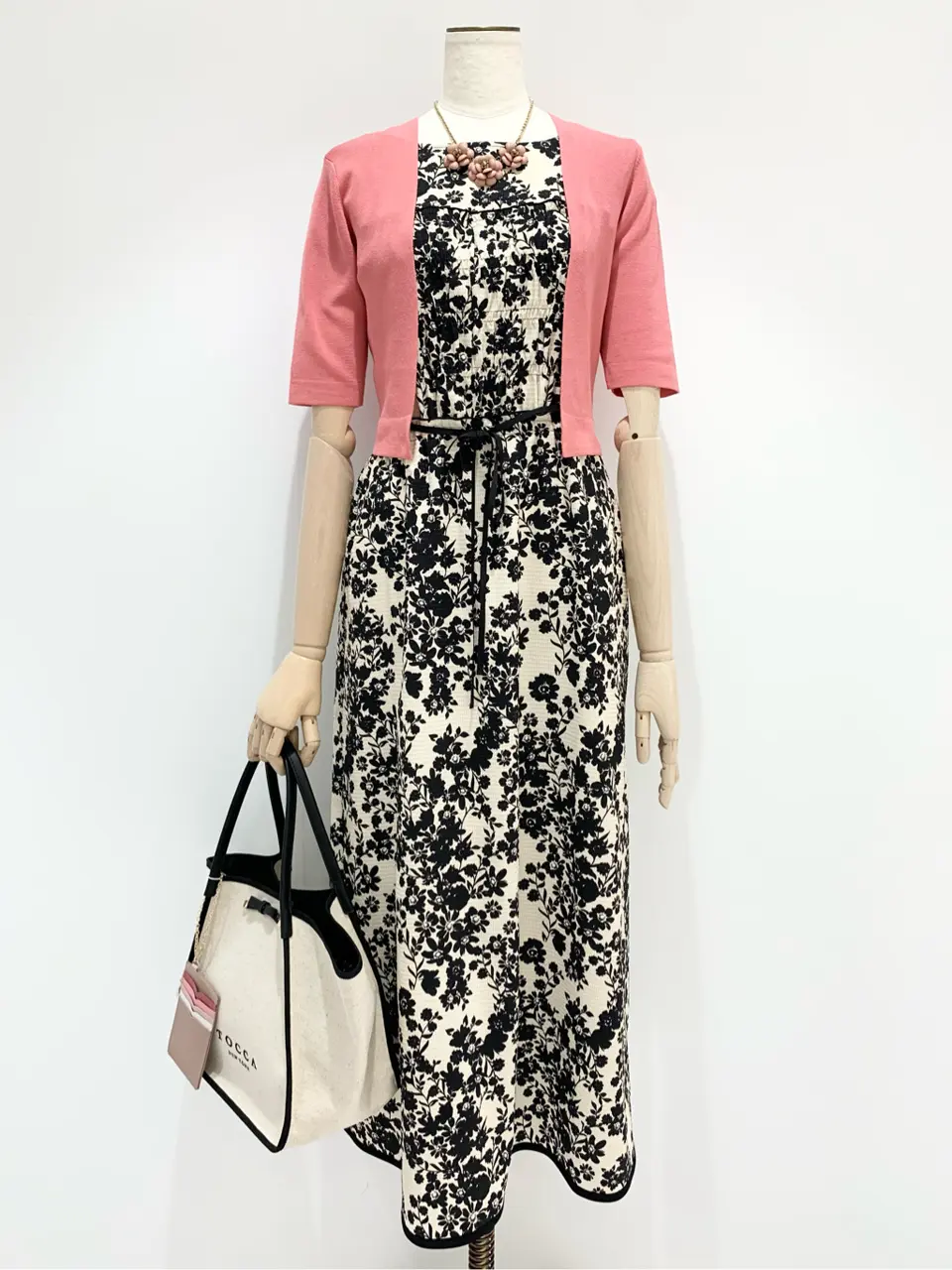  𝓕 コーディネート画像