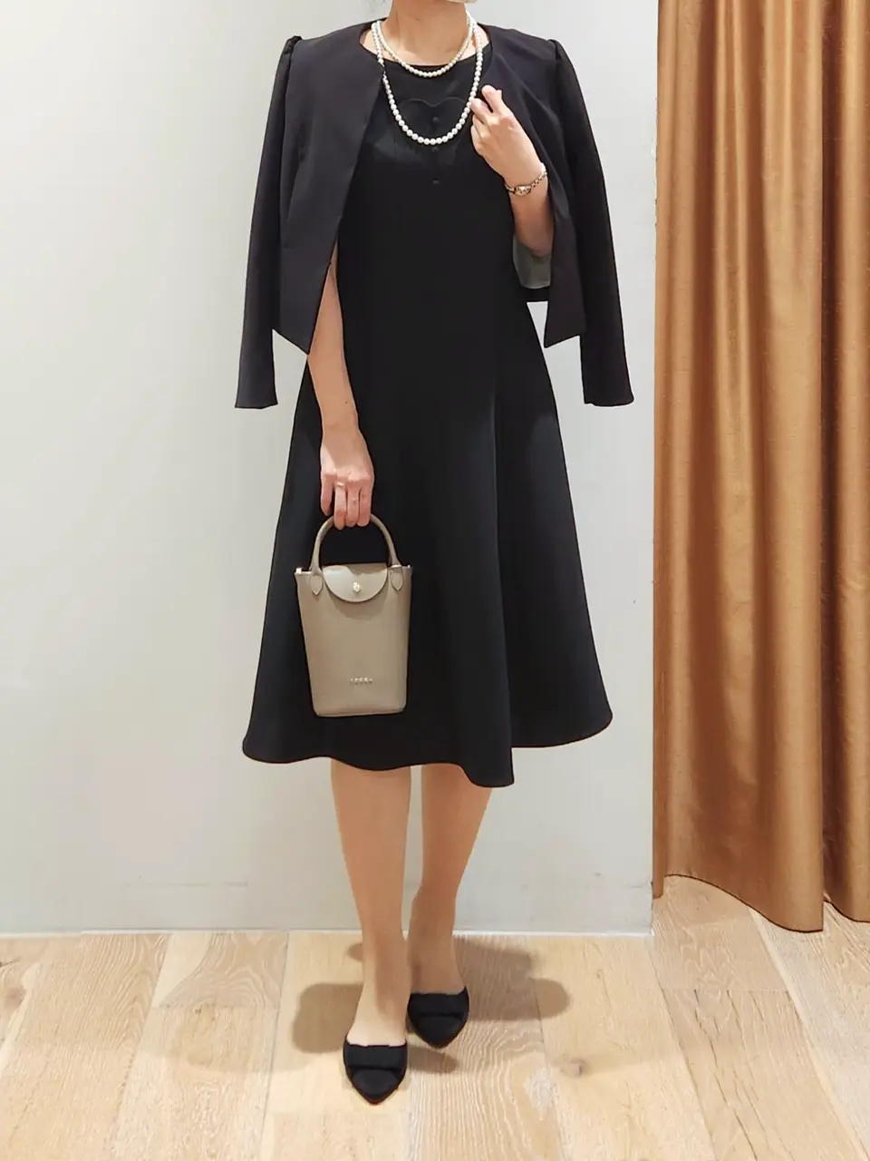  スタッフf コーディネート画像