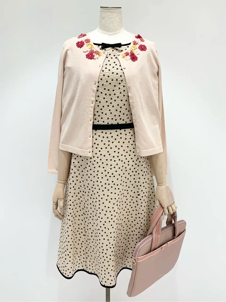  𝓕 コーディネート画像