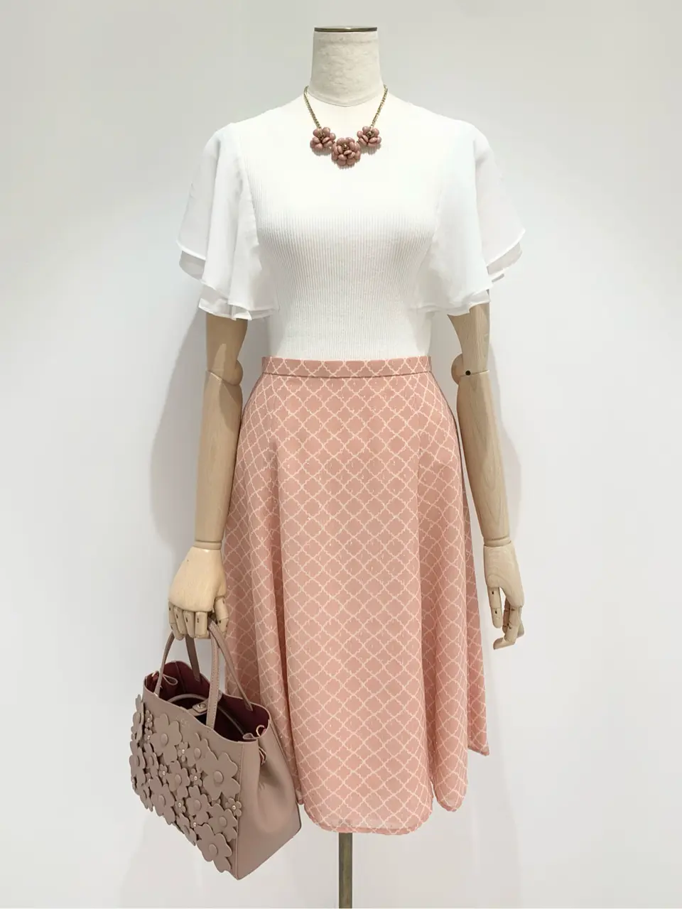  𝓕 コーディネート画像