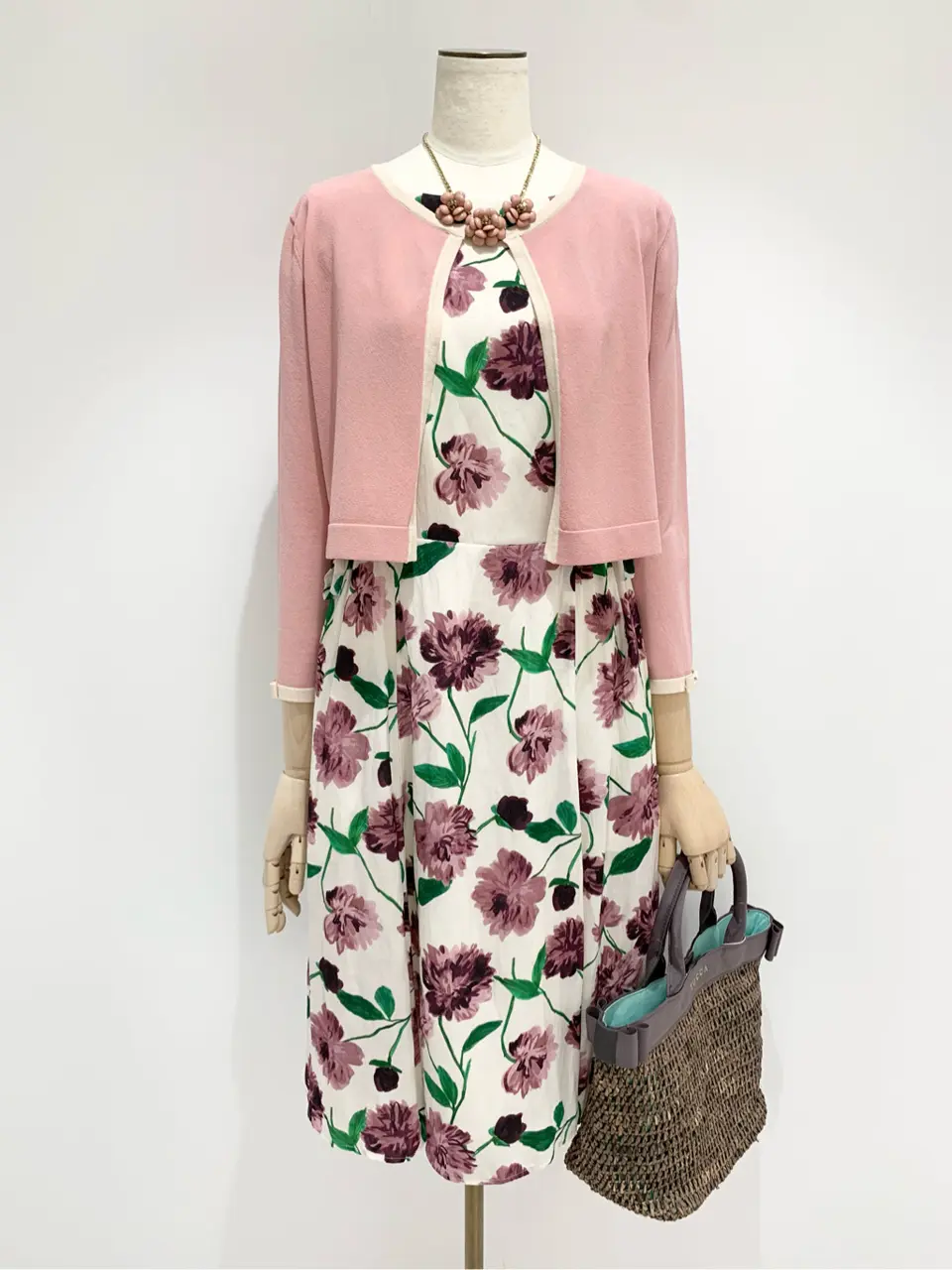  𝓕 コーディネート画像