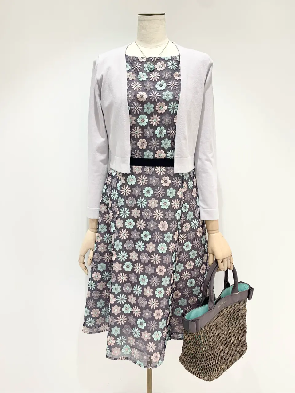  𝓕 コーディネート画像