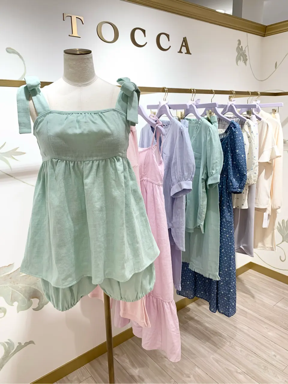  𝓕 コーディネート画像