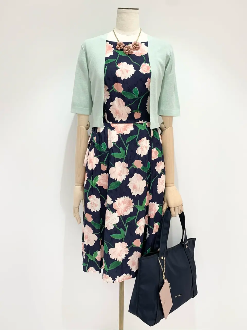  𝓕 コーディネート画像