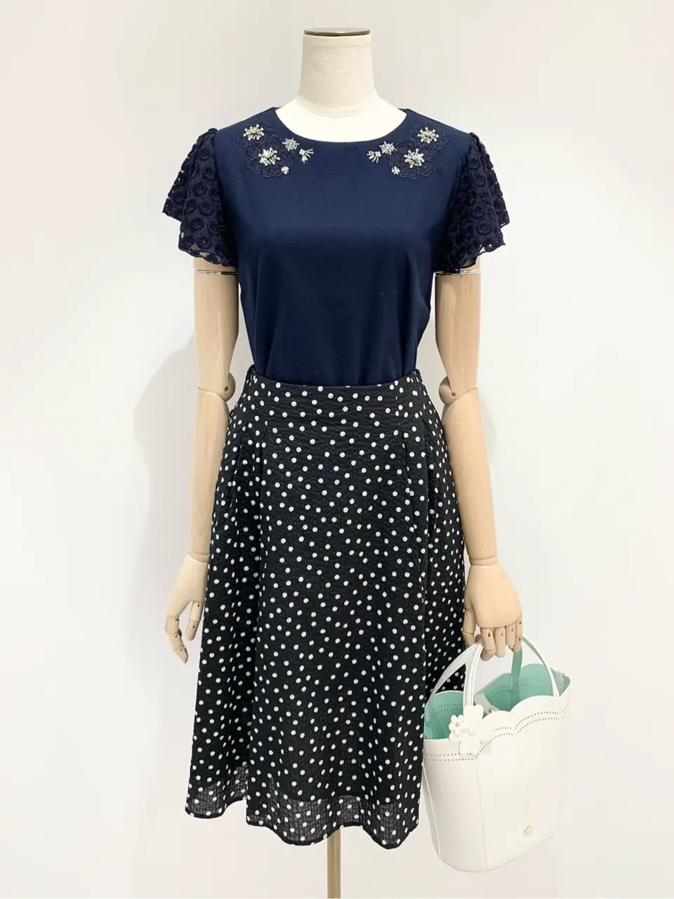  𝓕 コーディネート画像