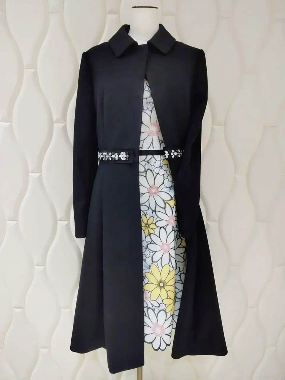  スタッフf コーディネート画像