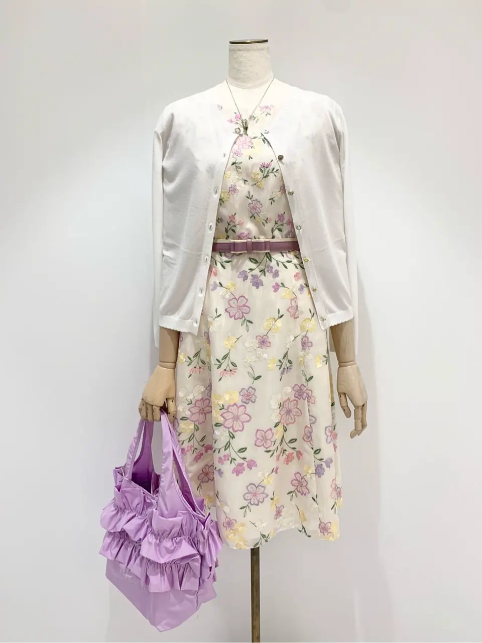  𝓕 コーディネート画像