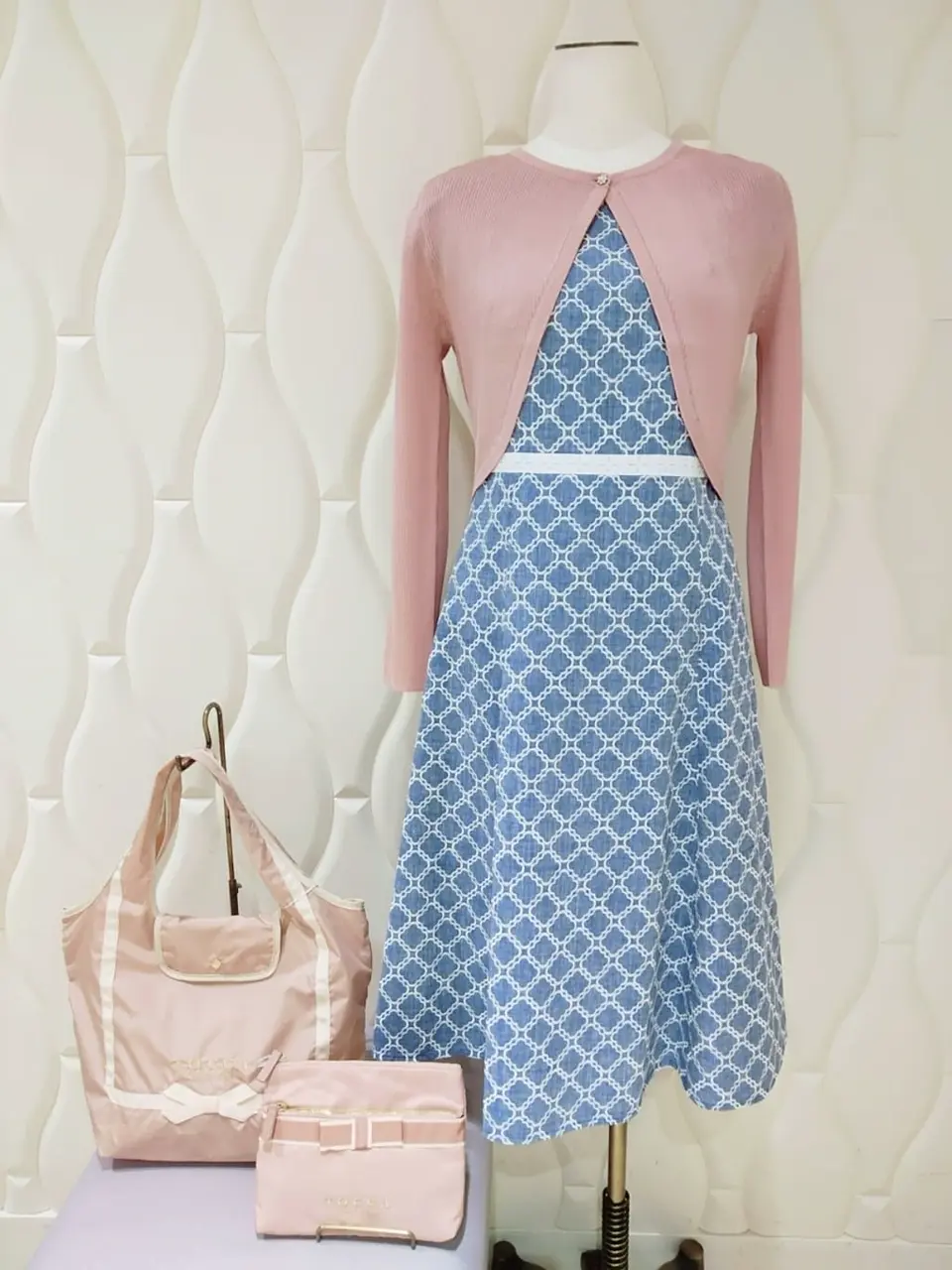  スタッフf コーディネート画像