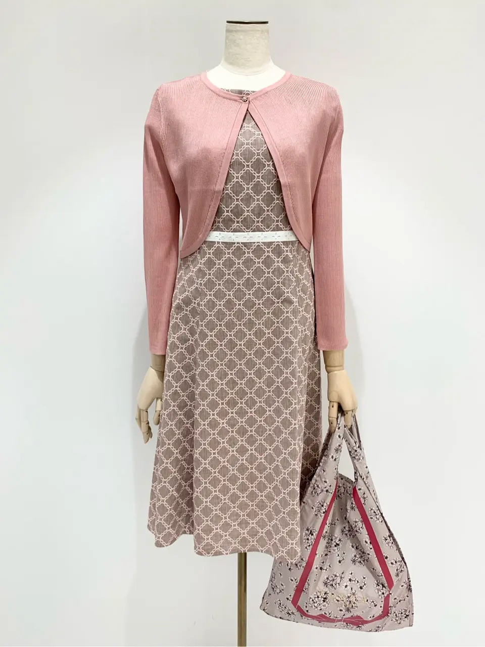  𝓕 コーディネート画像