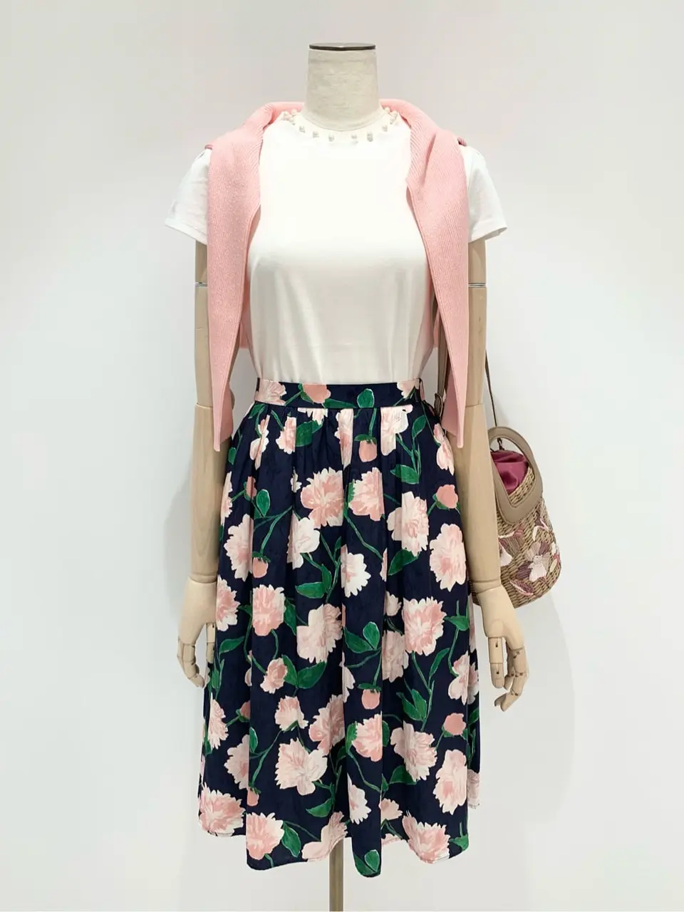  𝓕 コーディネート画像