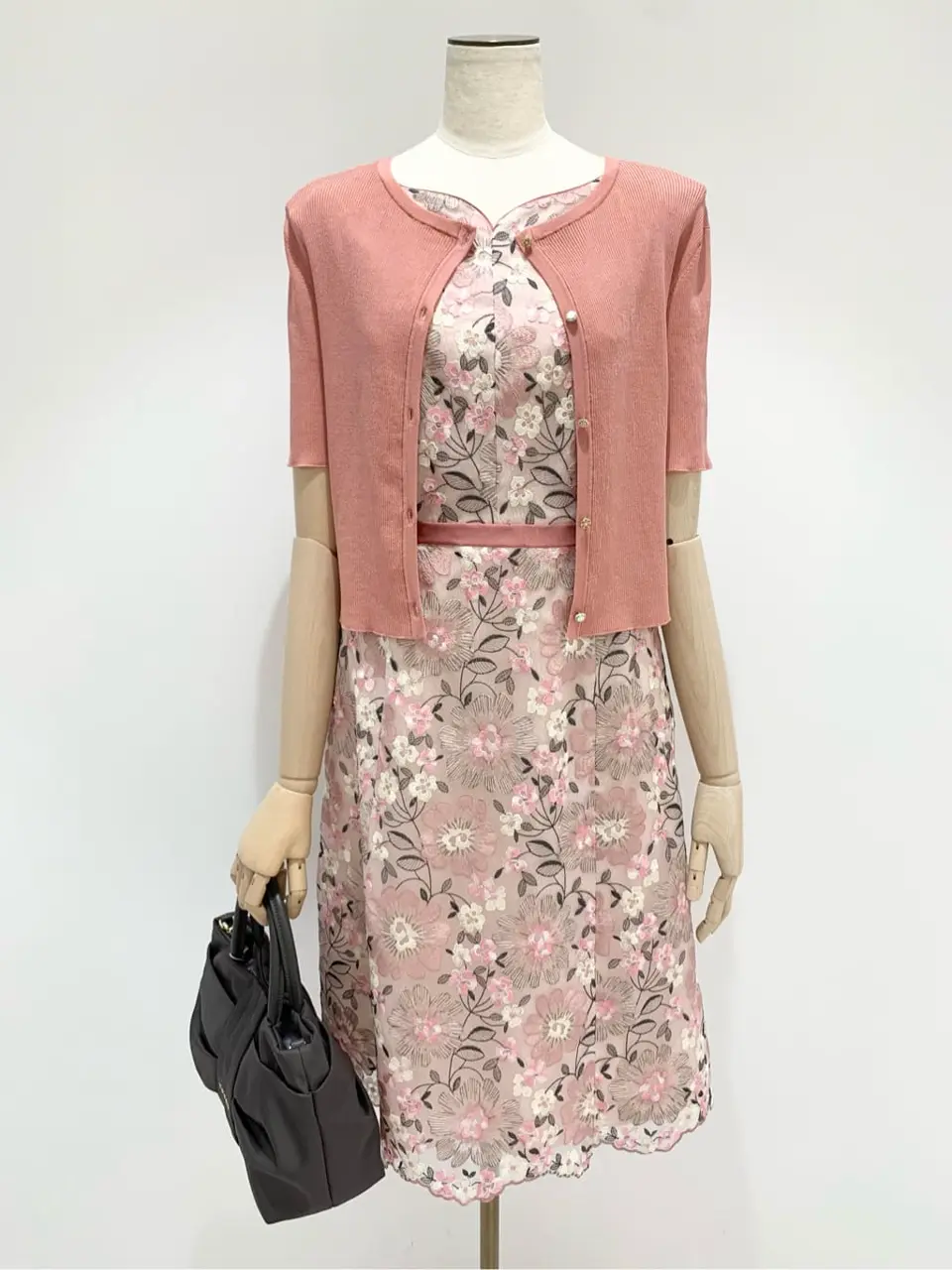  𝓕 コーディネート画像