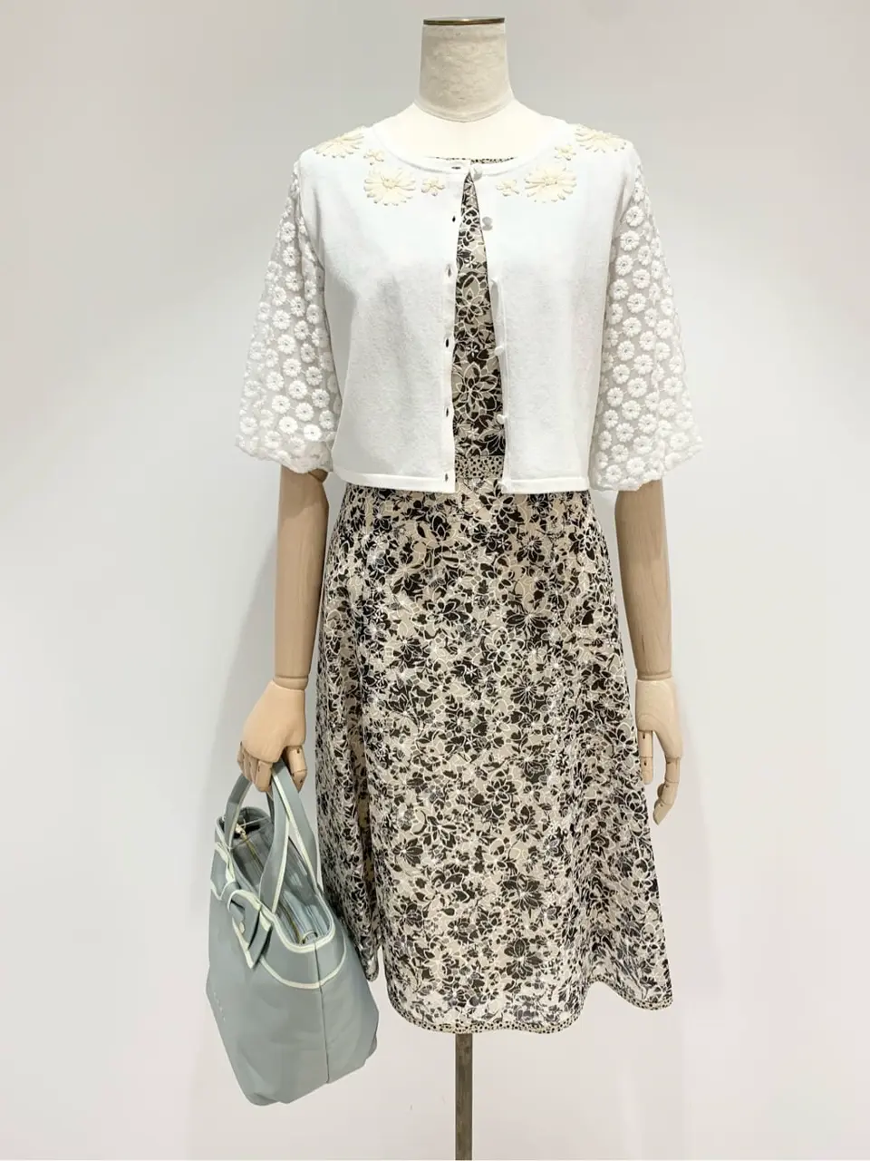  𝓕 コーディネート画像