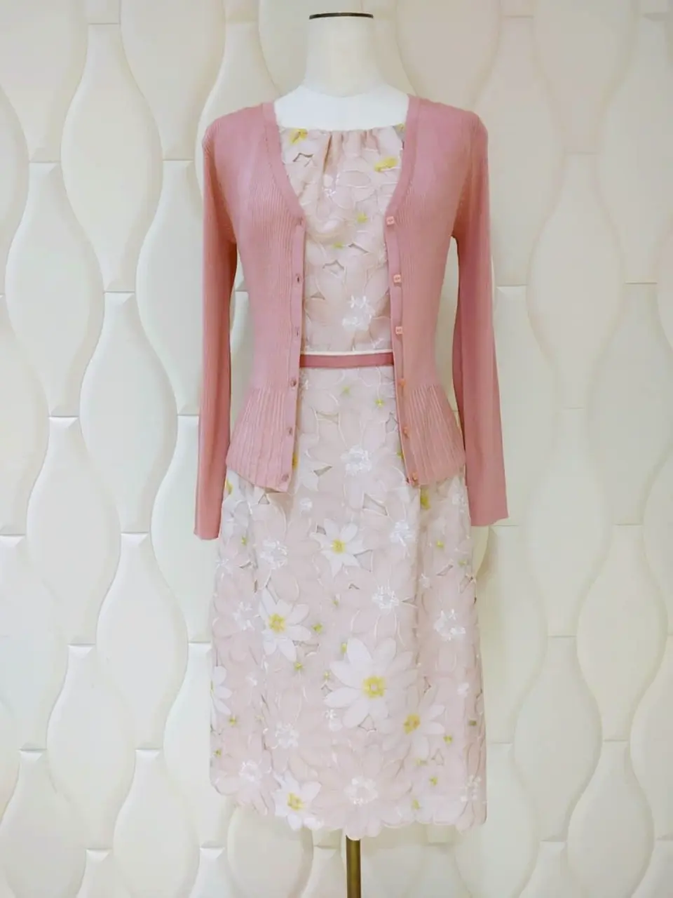  スタッフf コーディネート画像