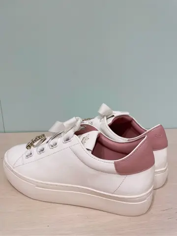 TOCCA スタッフ コーディネート画像