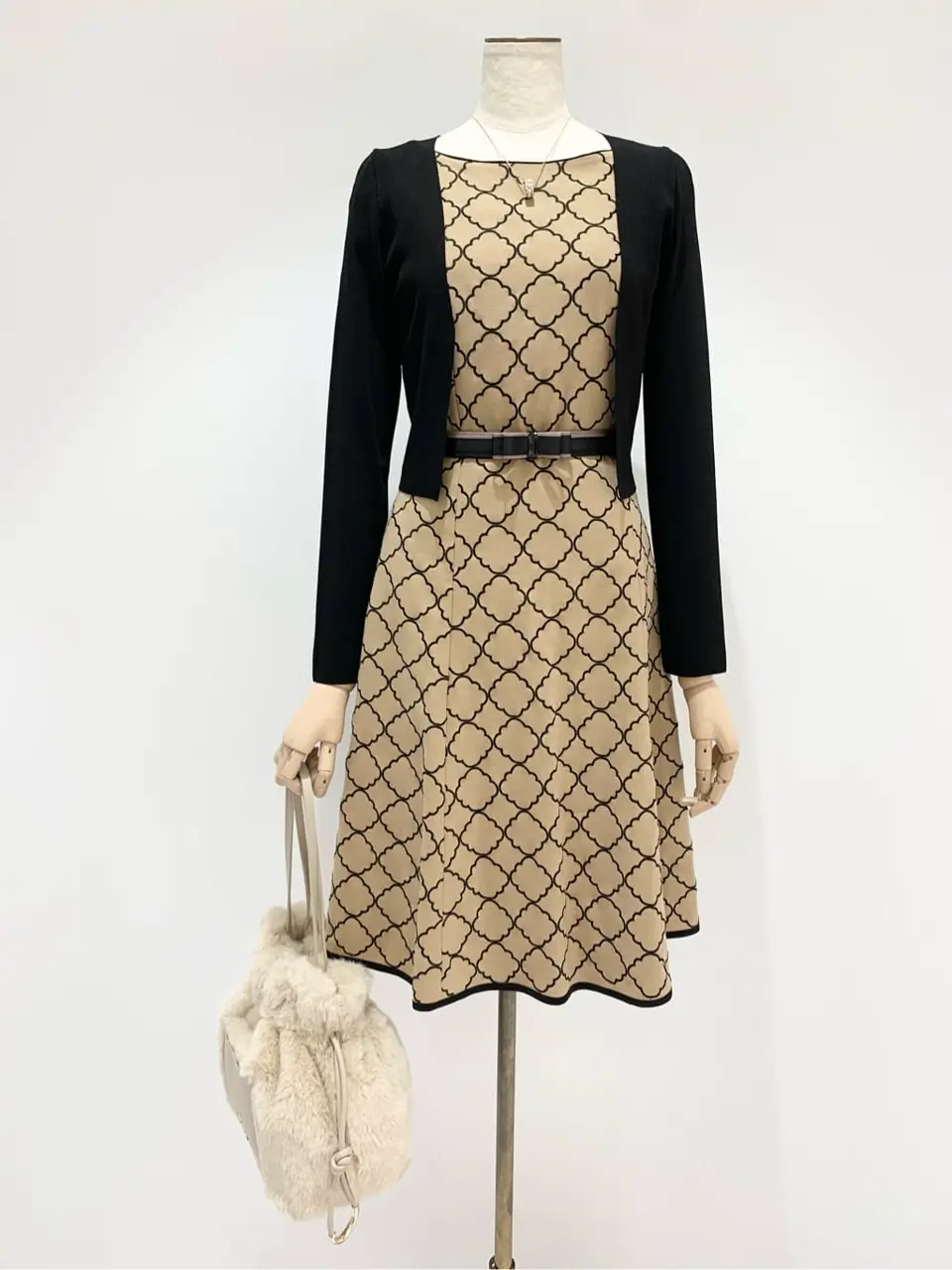  𝓕 コーディネート画像