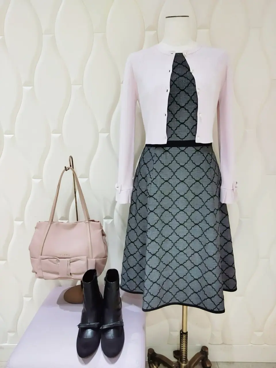  スタッフf コーディネート画像