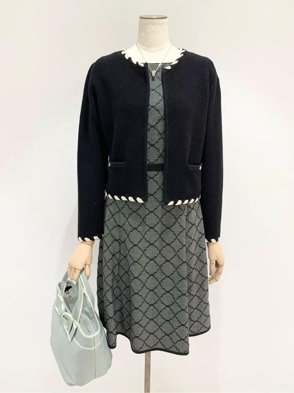  𝓕 コーディネート画像