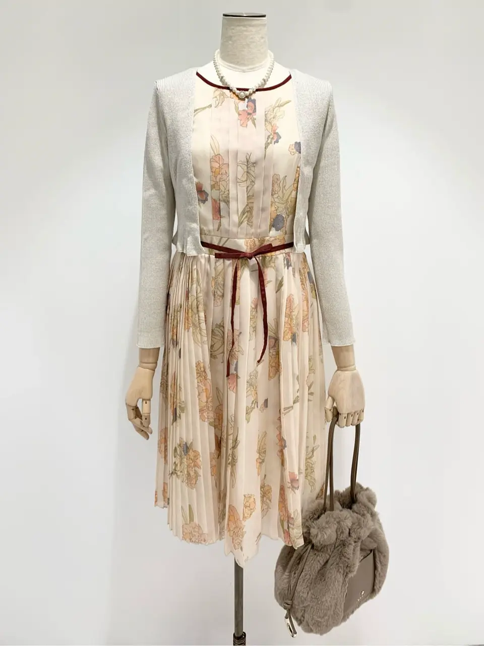  𝓕 コーディネート画像