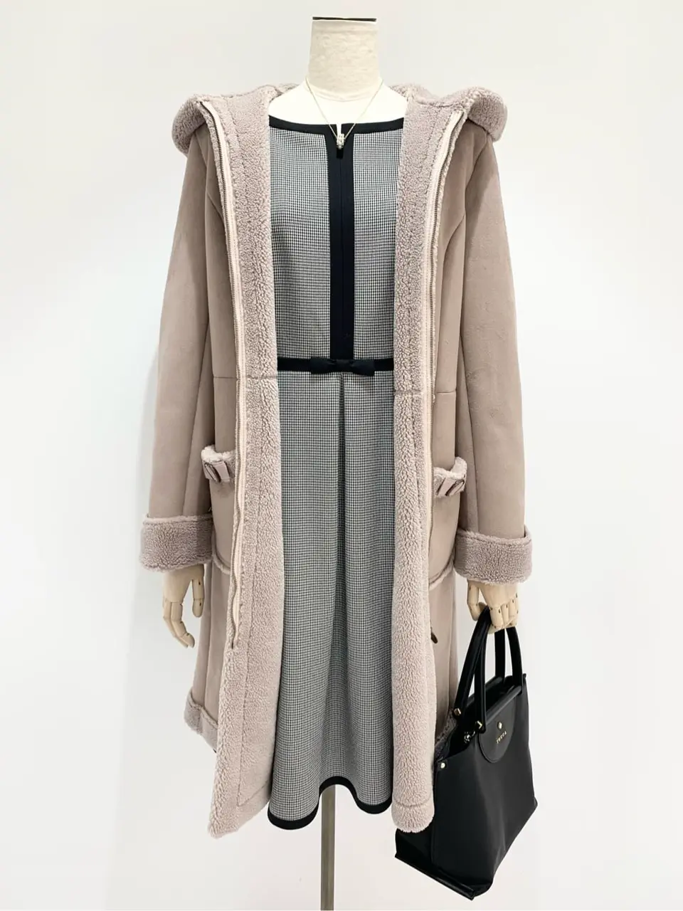  𝓕 コーディネート画像