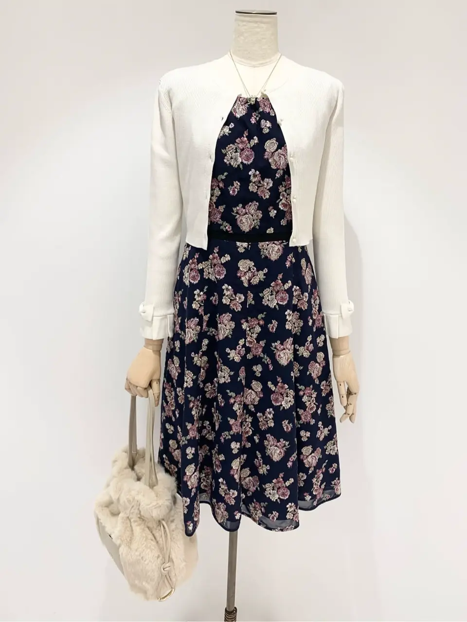  𝓕 コーディネート画像