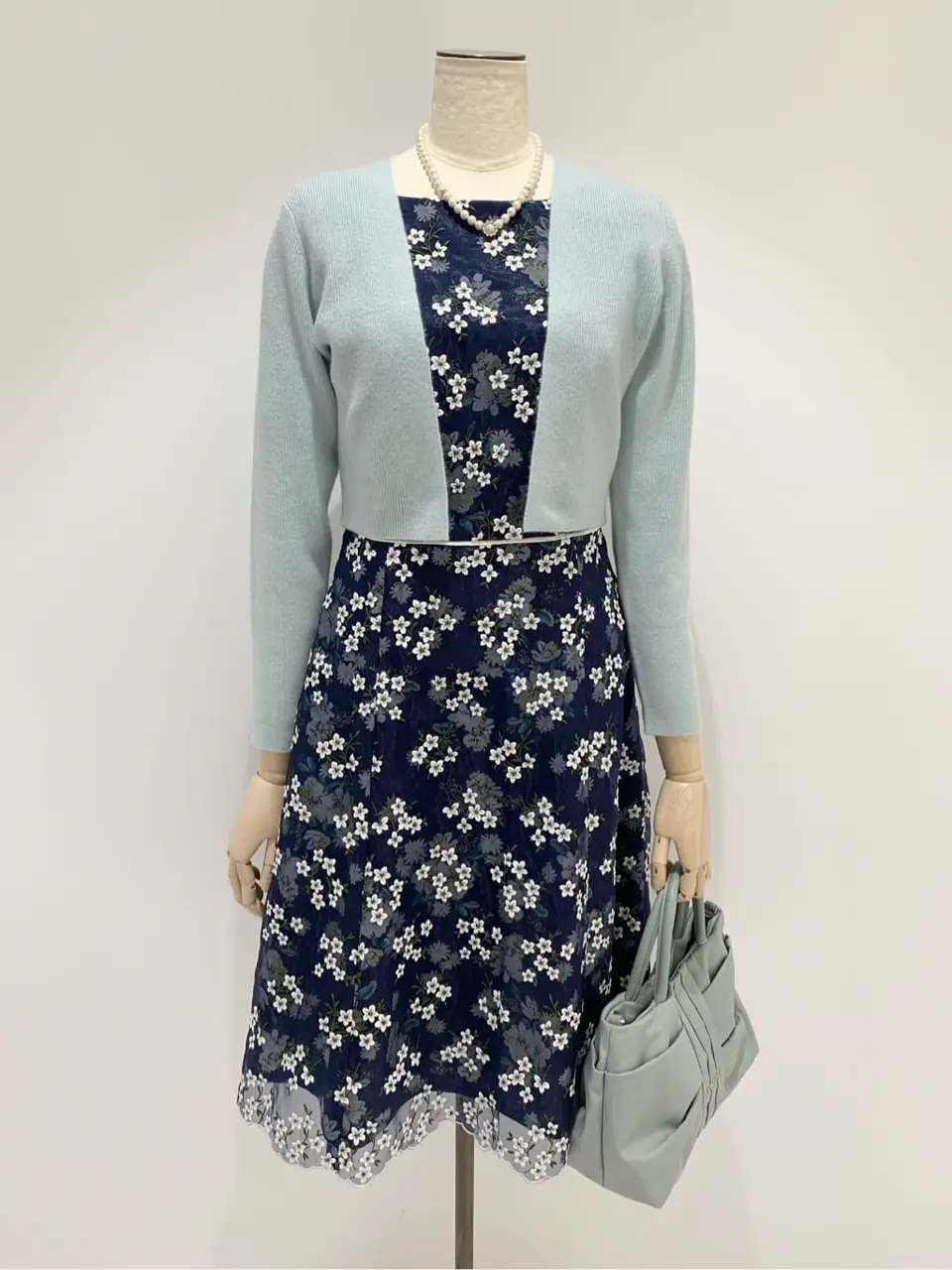  𝓕 コーディネート画像