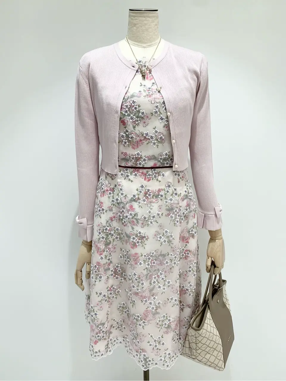  𝓕 コーディネート画像