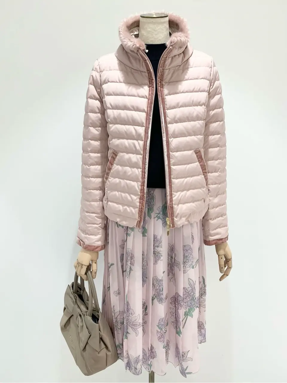  𝓕 コーディネート画像