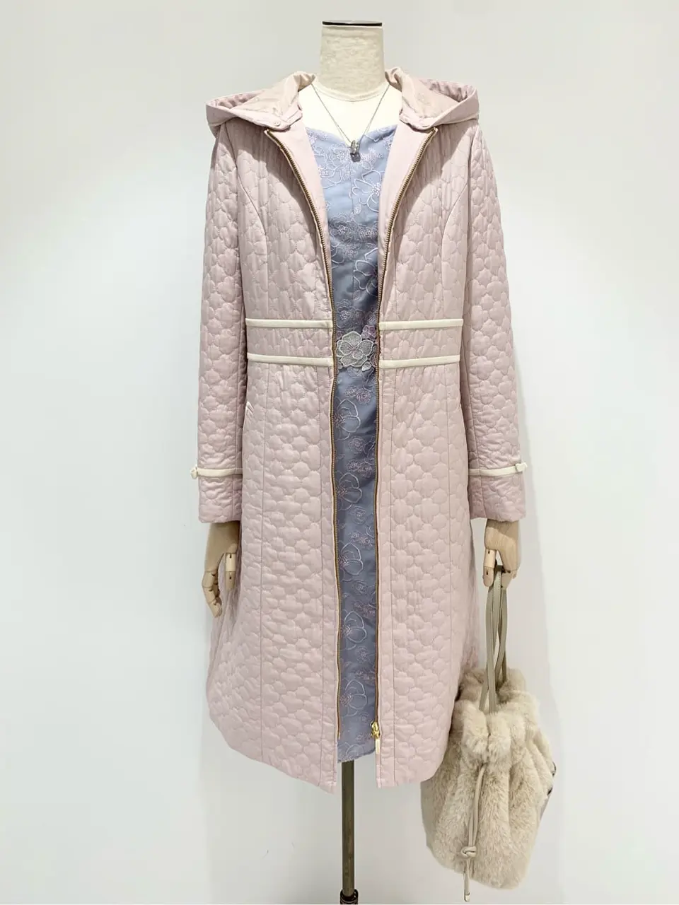  𝓕 コーディネート画像