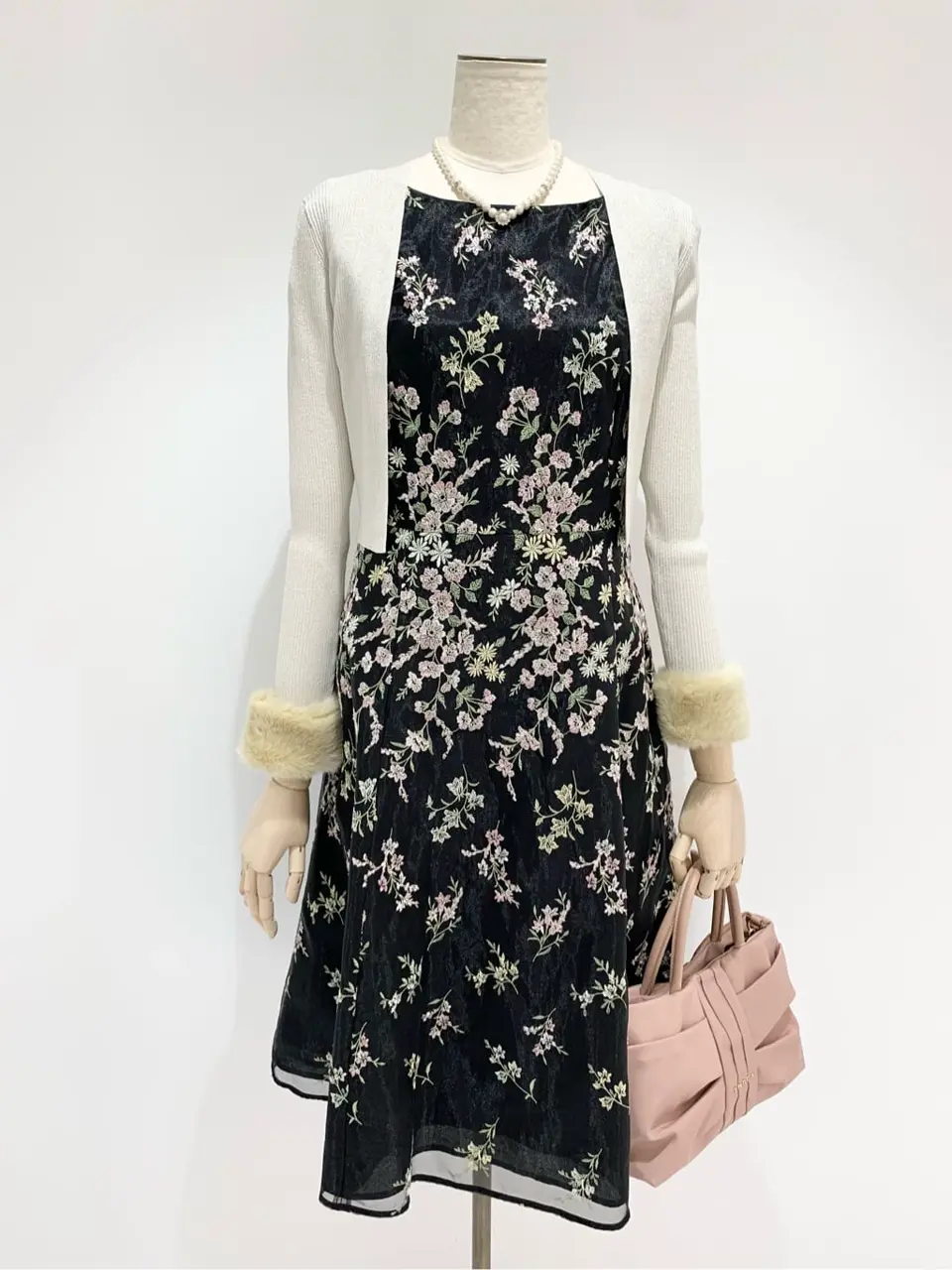  𝓕 コーディネート画像