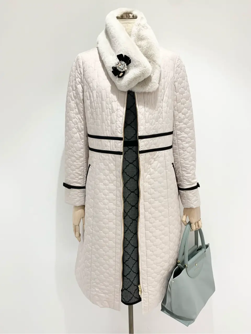  𝓕 コーディネート画像