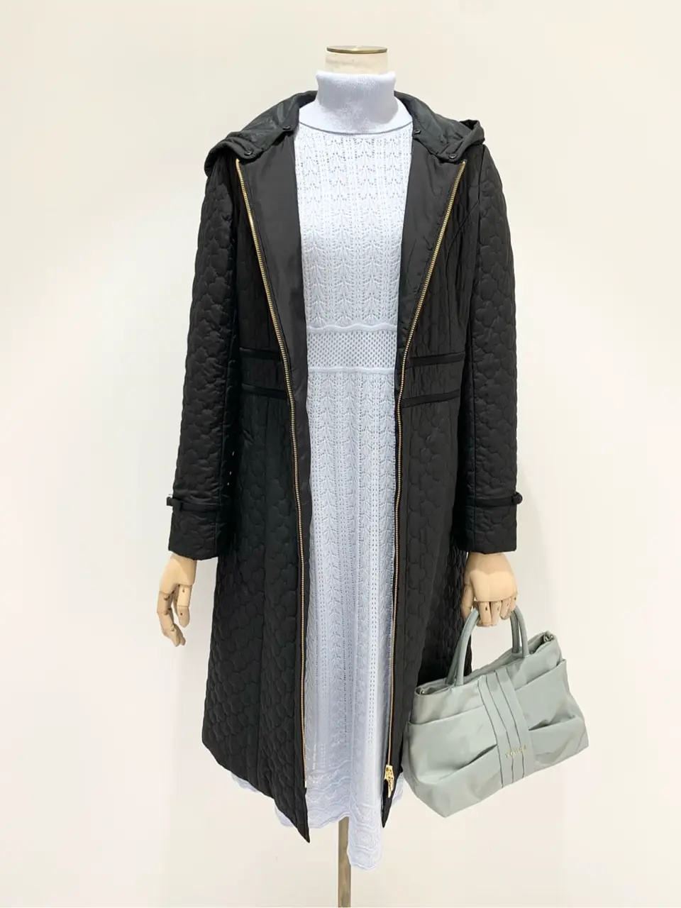  𝓕 コーディネート画像