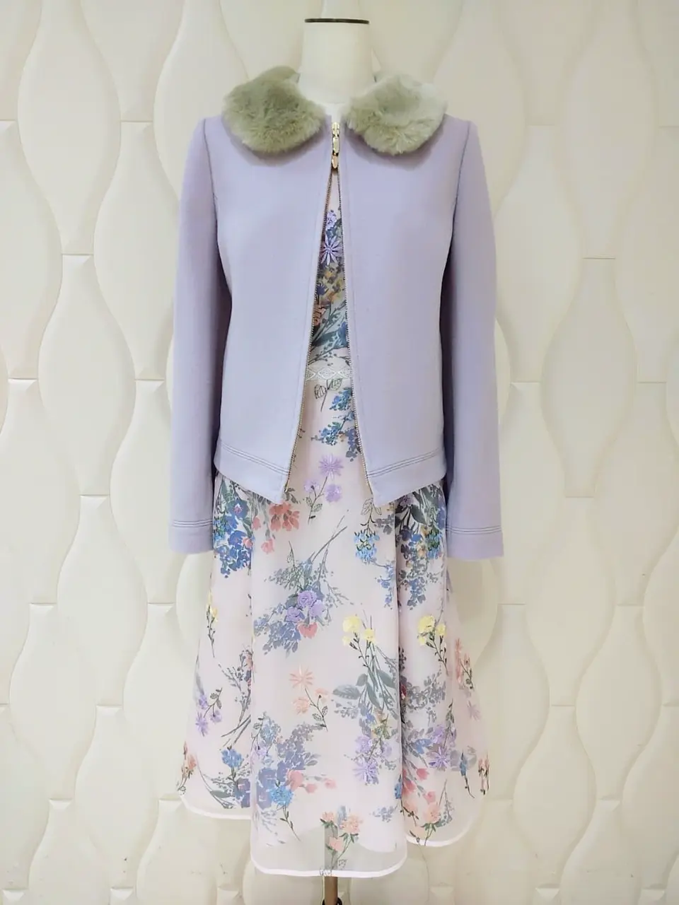  スタッフf コーディネート画像