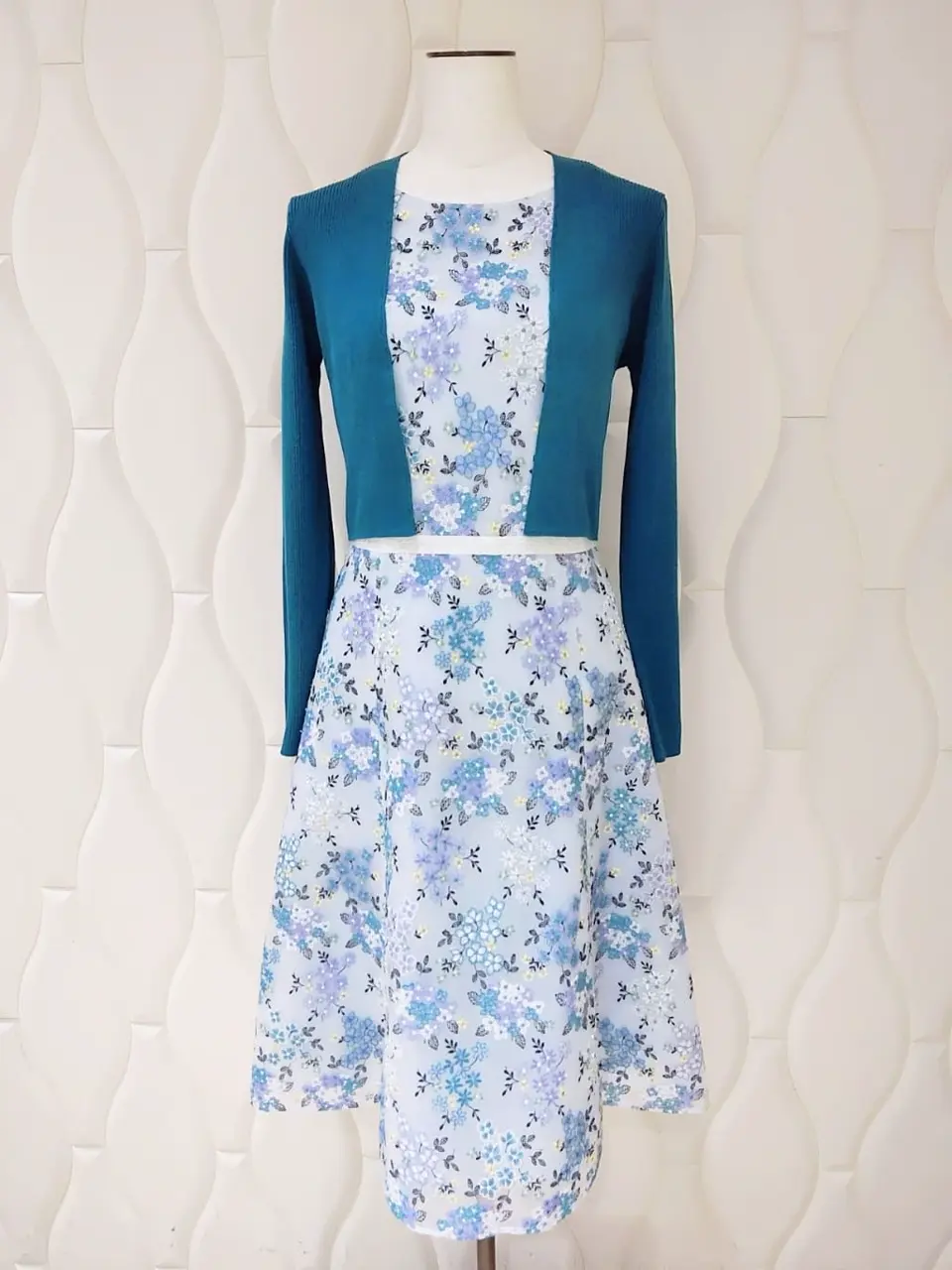  スタッフf コーディネート画像