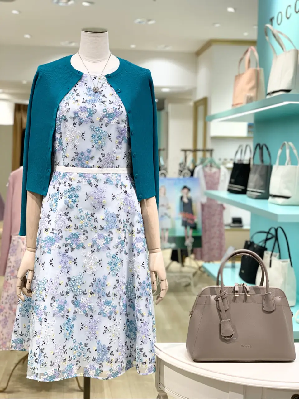  𝓕 コーディネート画像