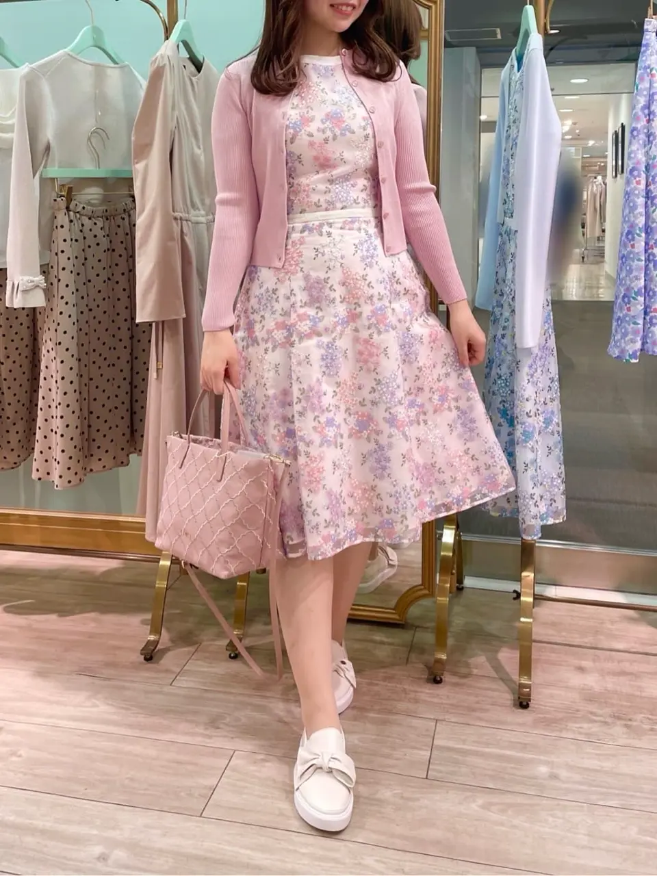  スタッフT コーディネート画像