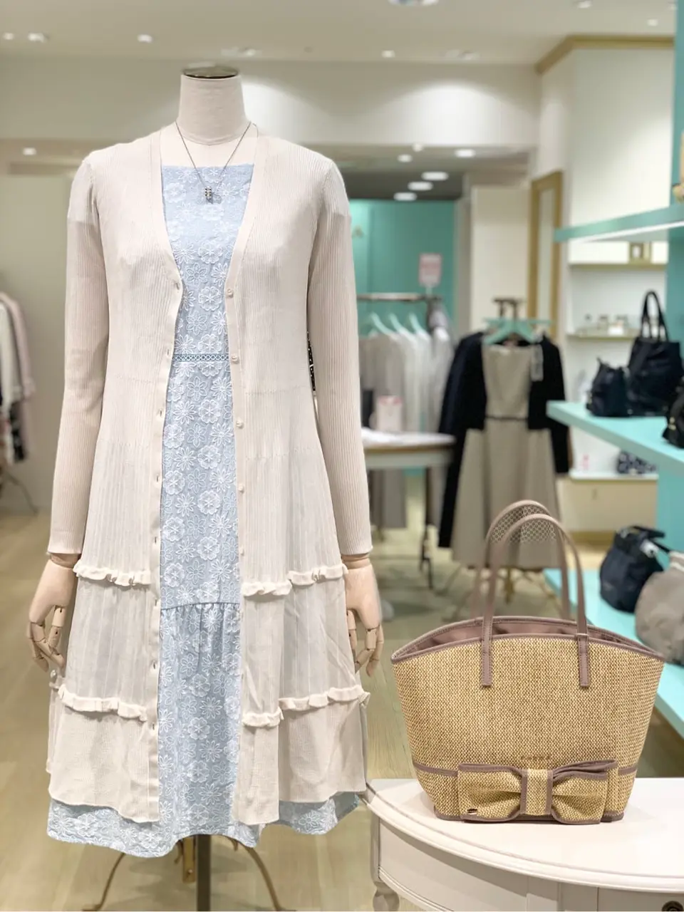  𝓕 コーディネート画像