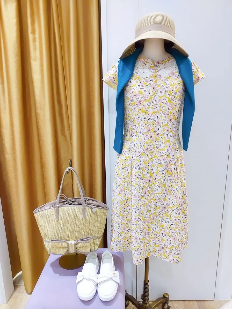  スタッフf コーディネート画像